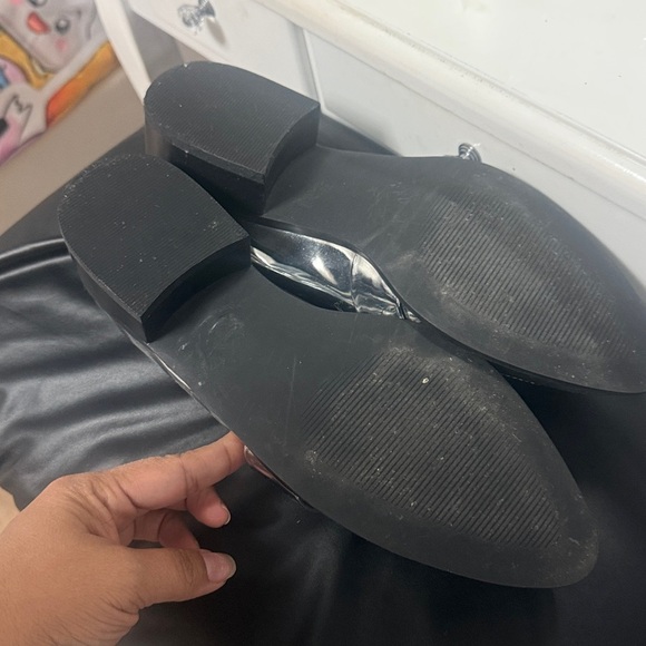 Nine West Metallic Silver Flats - Picture 6 of 6